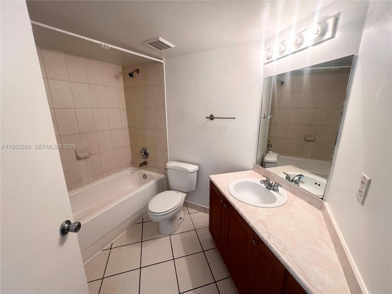 17602 NW 25th Ave , Unit 305, Miami Gardens, FL 33056 Photo
