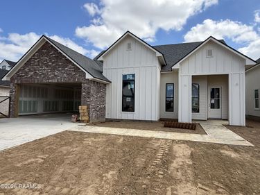 107 Fountain Meadow Drive, Broussard, LA 70518