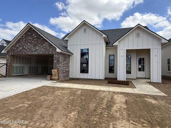 107 Fountain Meadow Drive, Broussard, LA 70518