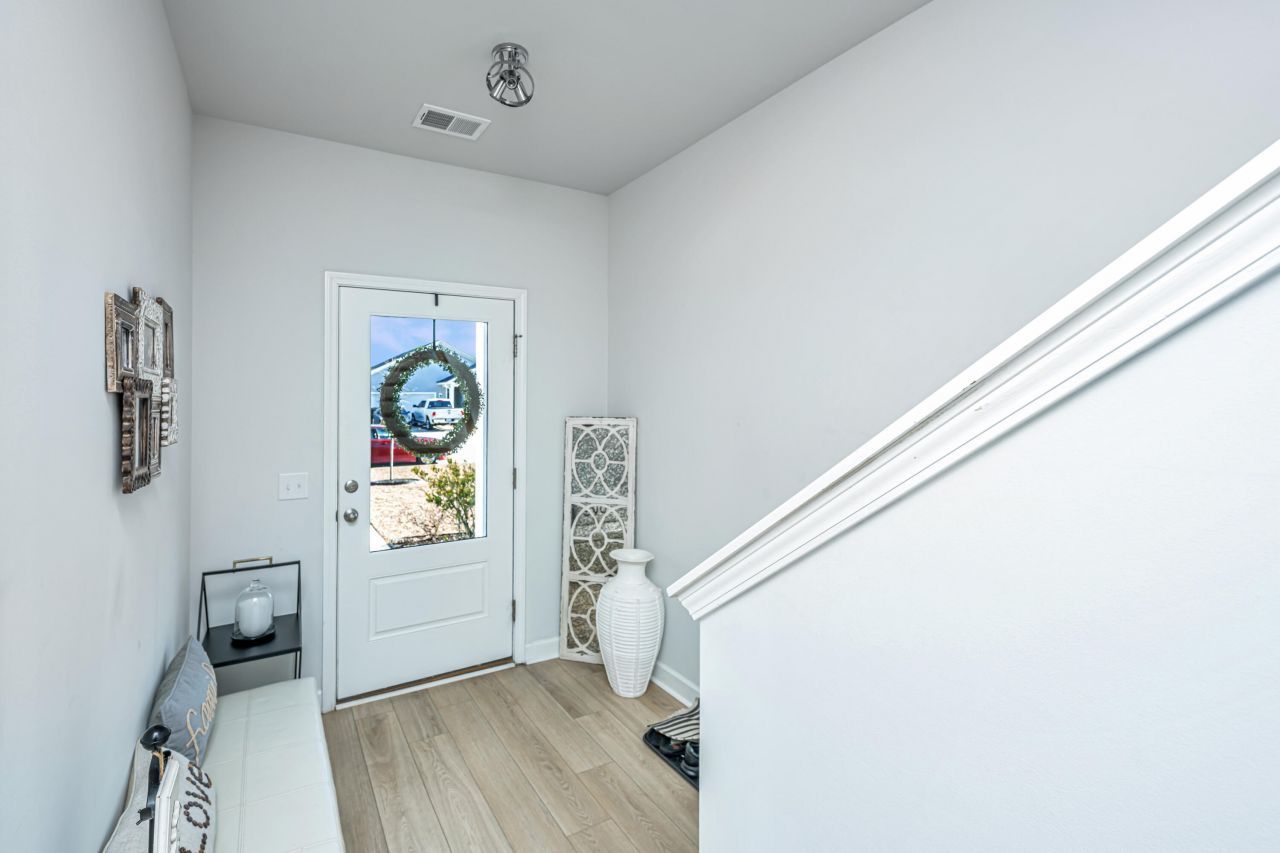 436 Navona Drive Photo 24