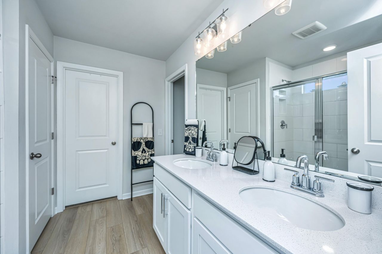 436 Navona Drive Photo 30