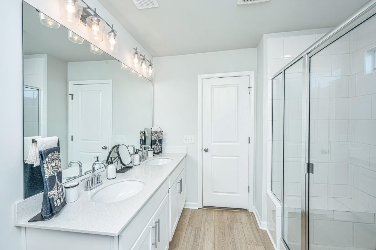 436 Navona Drive Photo 31