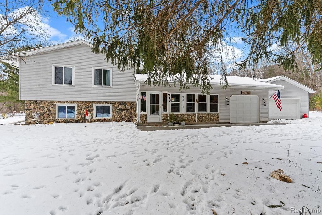 6318 Rynn Road, Saint Clair, MI 48049 Main Photo