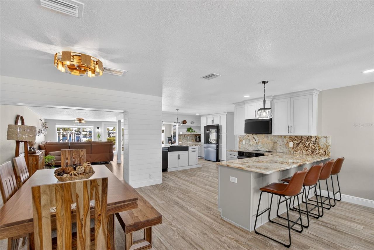 6404 Lake Sunrise Drive, Apollo Beach, FL 33572 Photo