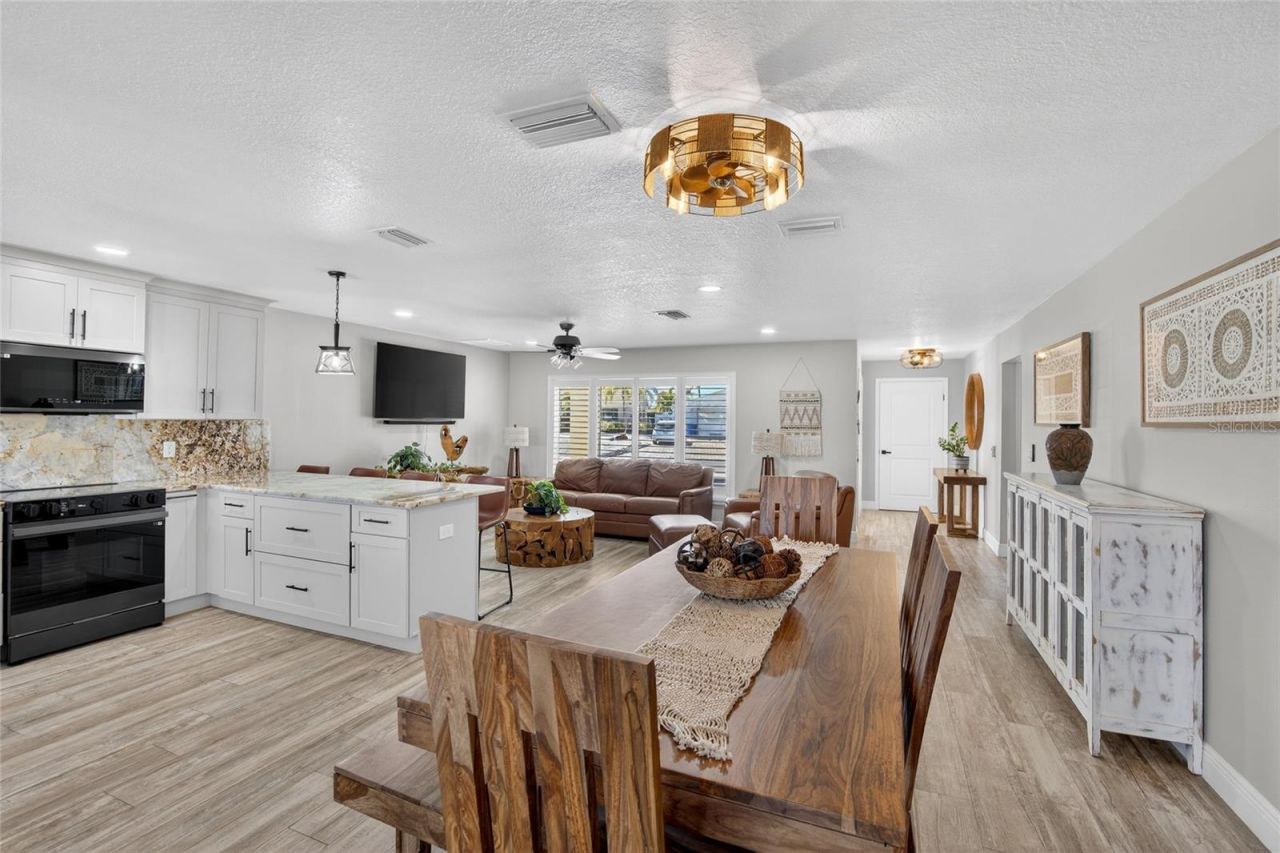 6404 Lake Sunrise Drive, Apollo Beach, FL 33572 Photo