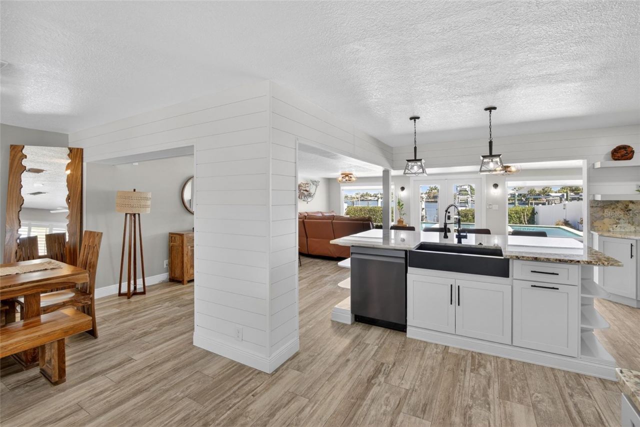 6404 Lake Sunrise Drive, Apollo Beach, FL 33572 Photo