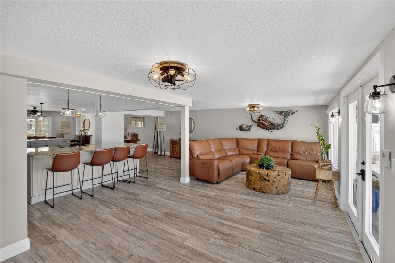 6404 Lake Sunrise Drive, Apollo Beach, FL 33572 Photo