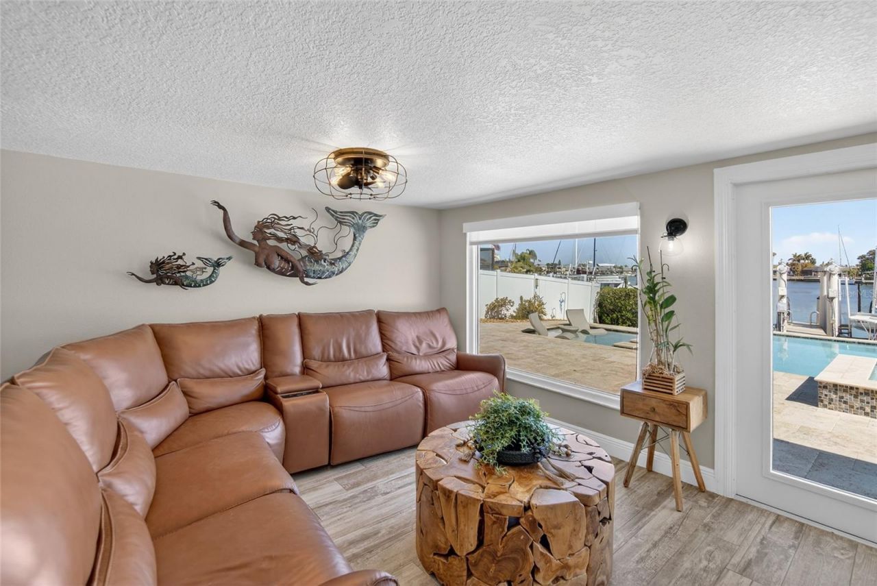 6404 Lake Sunrise Drive, Apollo Beach, FL 33572 Photo