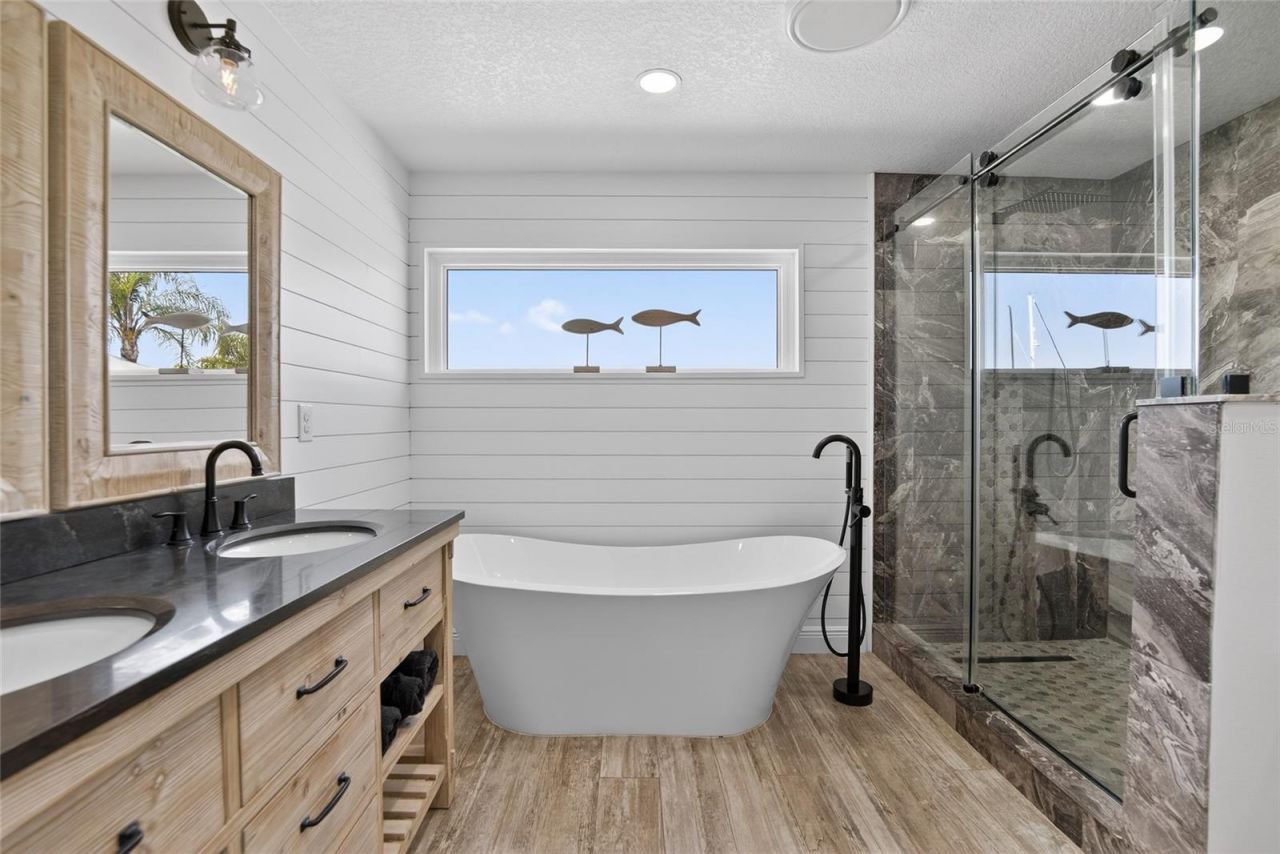 6404 Lake Sunrise Drive, Apollo Beach, FL 33572 Photo