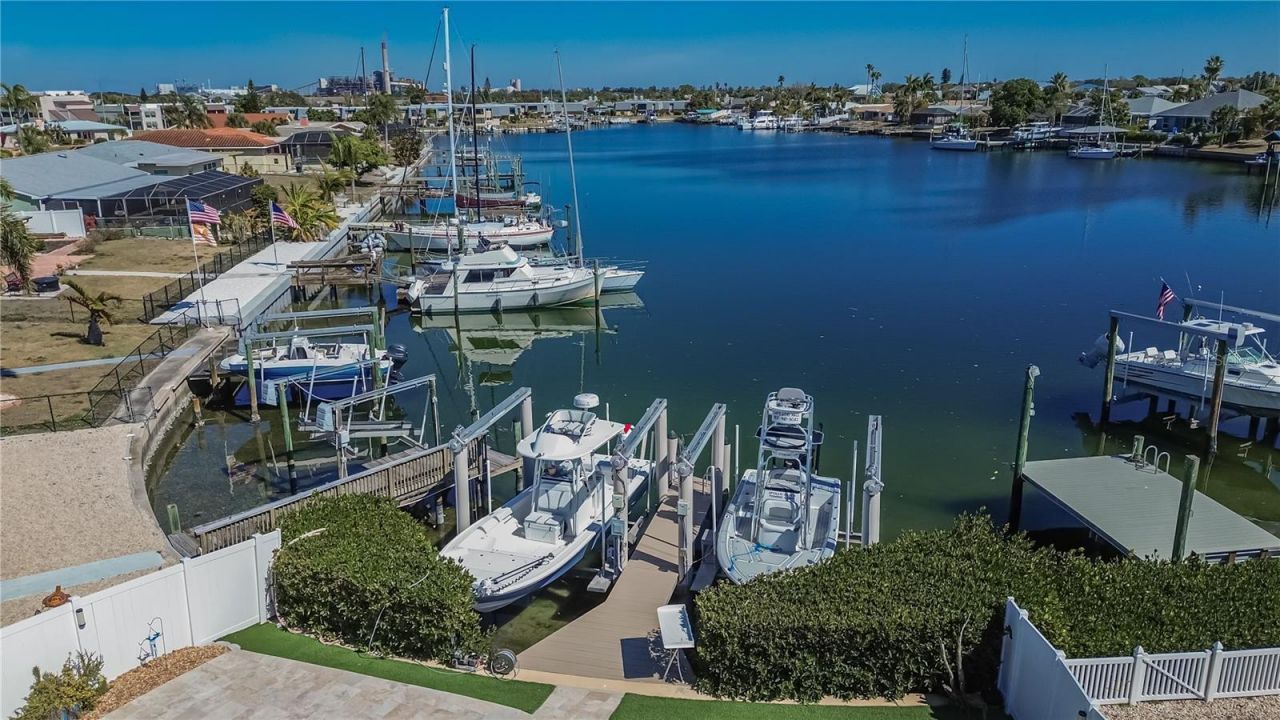 6404 Lake Sunrise Drive, Apollo Beach, FL 33572 Photo