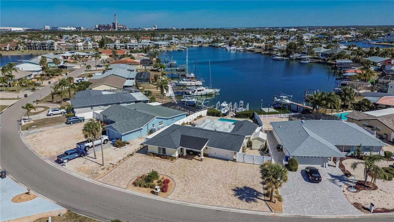 6404 Lake Sunrise Drive, Apollo Beach, FL 33572 Photo