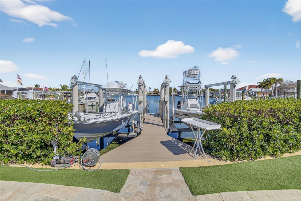 6404 Lake Sunrise Drive, Apollo Beach, FL 33572 Photo