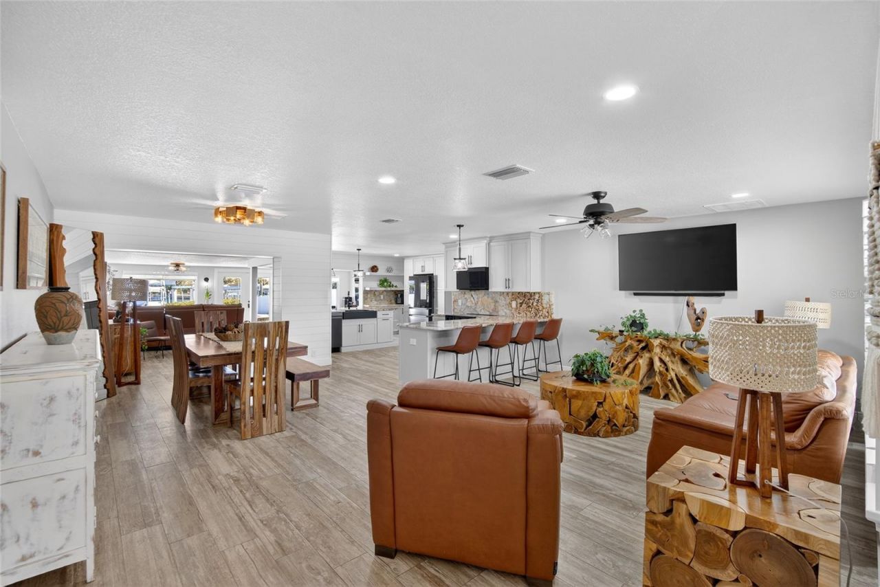 6404 Lake Sunrise Drive, Apollo Beach, FL 33572 Photo