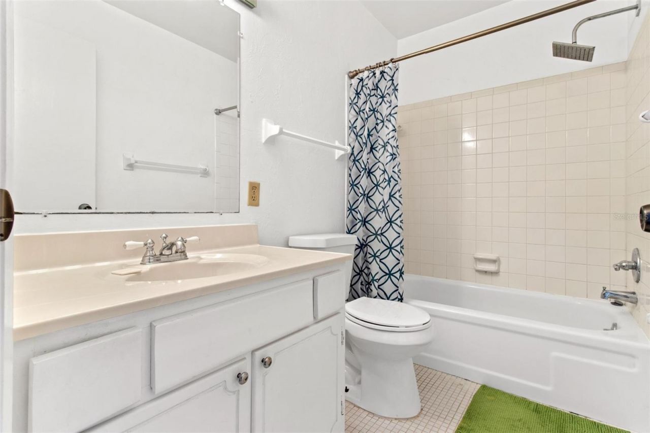 2075 Lakewood Club Drive S, Unit 6A, Saint Petersburg, FL 33712 Photo