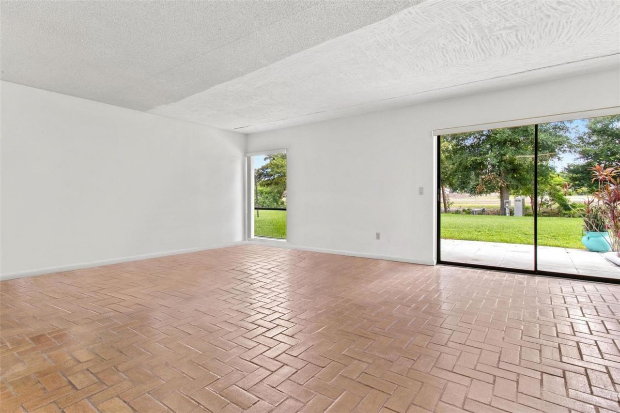2075 Lakewood Club Drive S, Unit 6A, Saint Petersburg, FL 33712 Photo