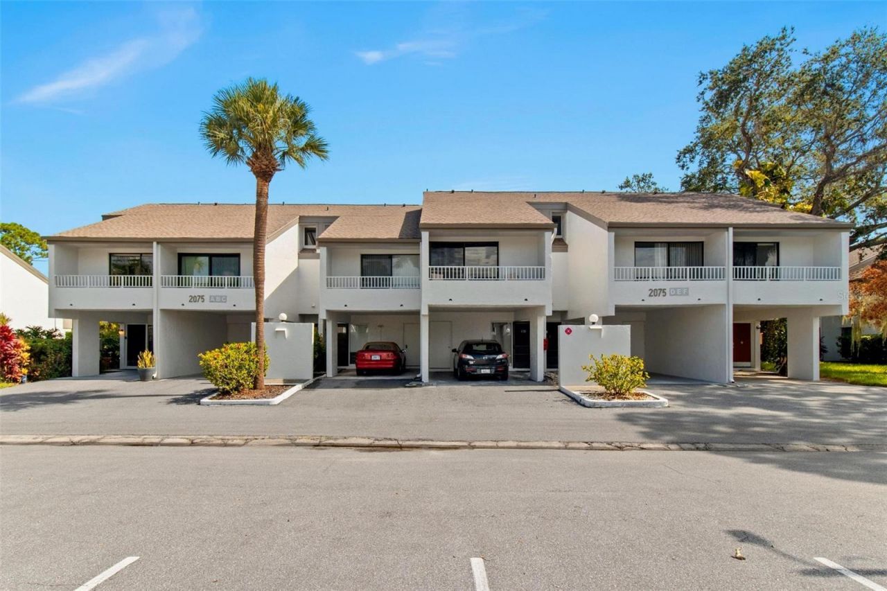 2075 Lakewood Club Drive S, Unit 6A, Saint Petersburg, FL 33712 Photo