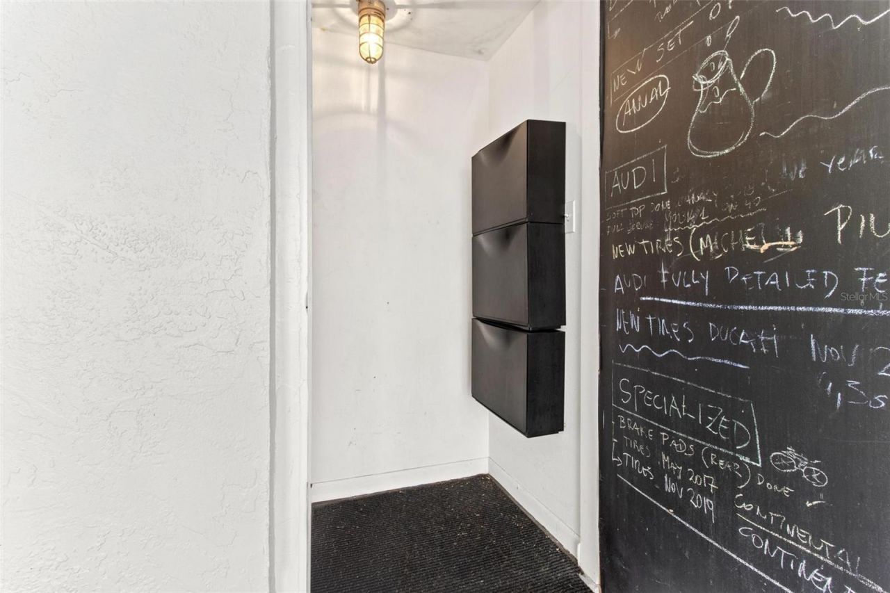 2075 Lakewood Club Drive S, Unit 6A, Saint Petersburg, FL 33712 Photo