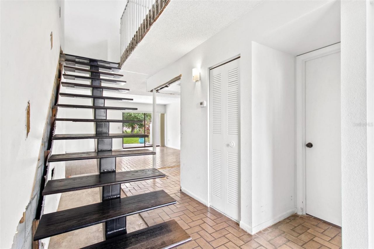 2075 Lakewood Club Drive S, Unit 6A, Saint Petersburg, FL 33712 Photo