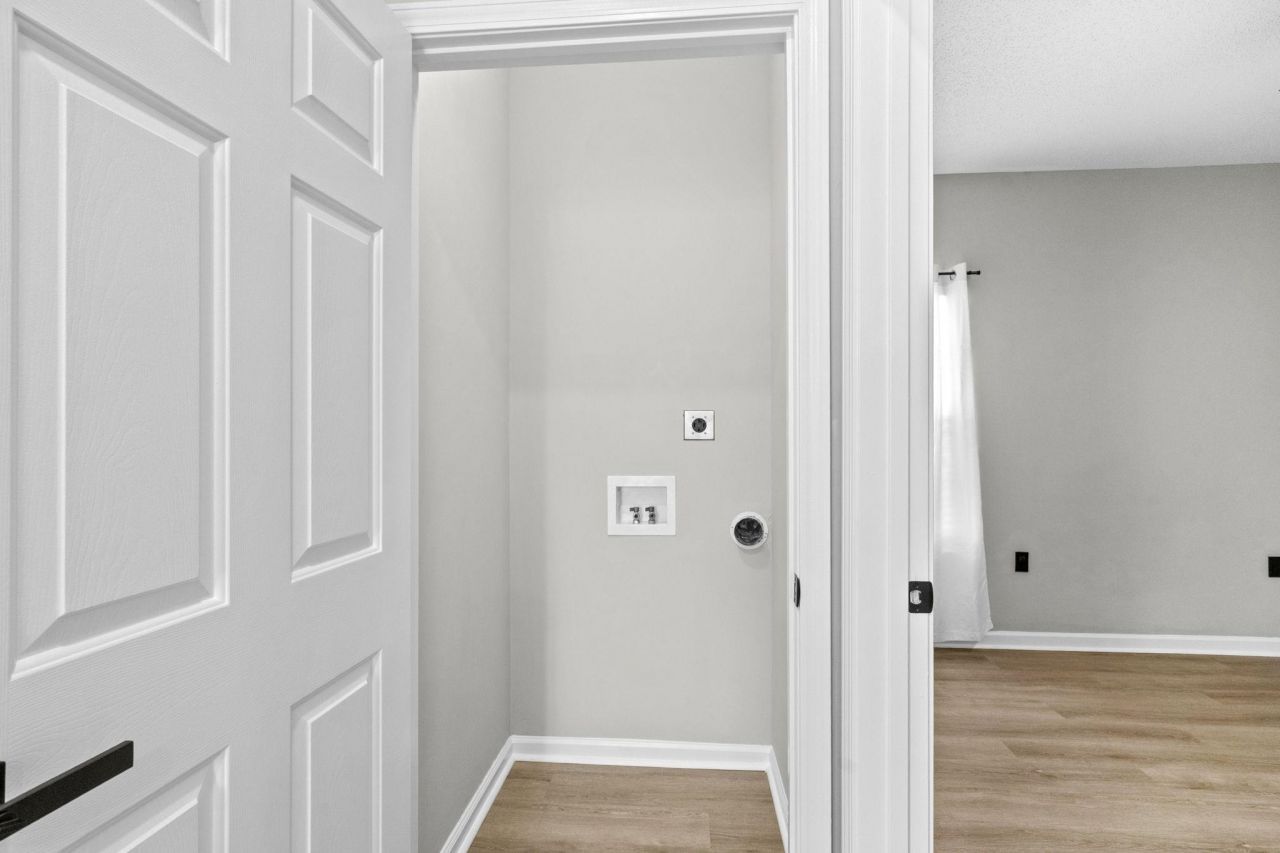 1990 Cross Gate Blvd. Photo 19