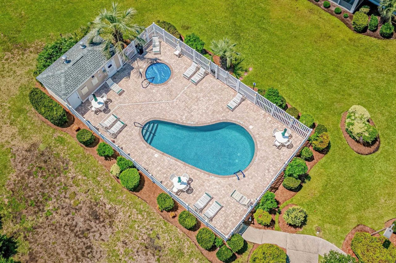 1990 Cross Gate Blvd. Photo 23