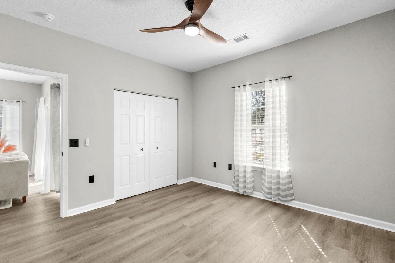 1990 Cross Gate Blvd. Photo 27