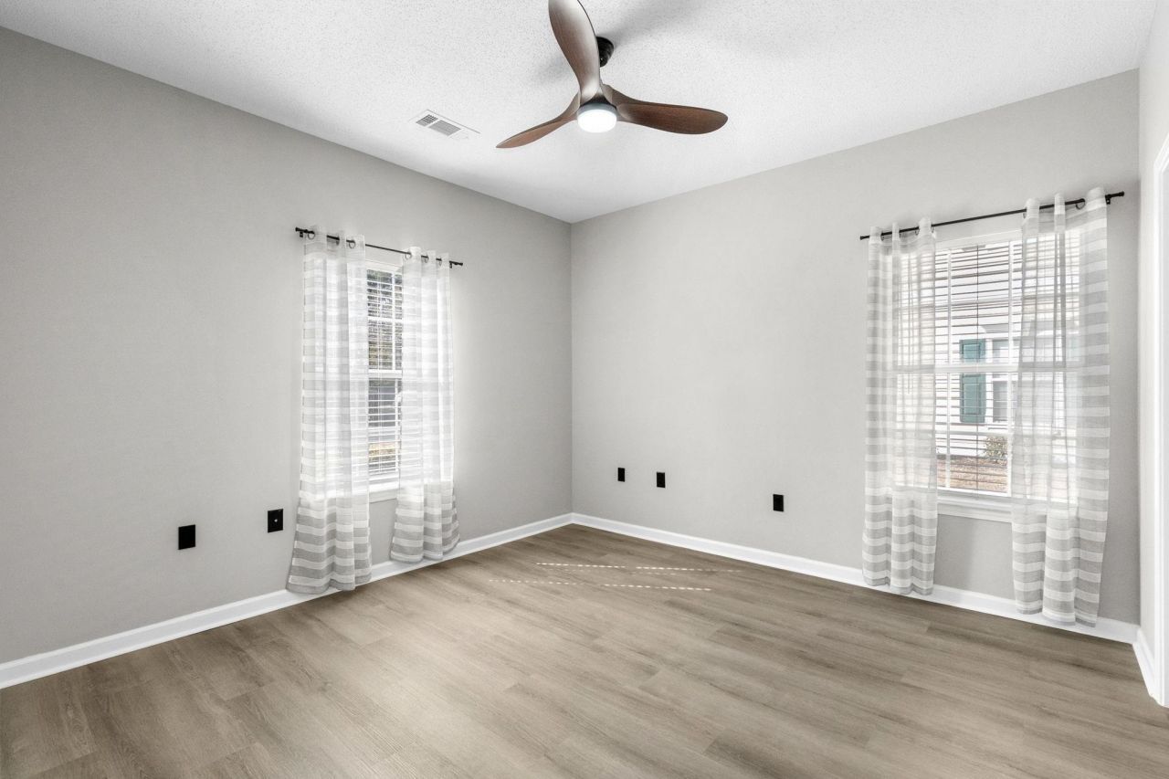 1990 Cross Gate Blvd. Photo 29