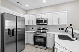 1990 Cross Gate Blvd. photo 4