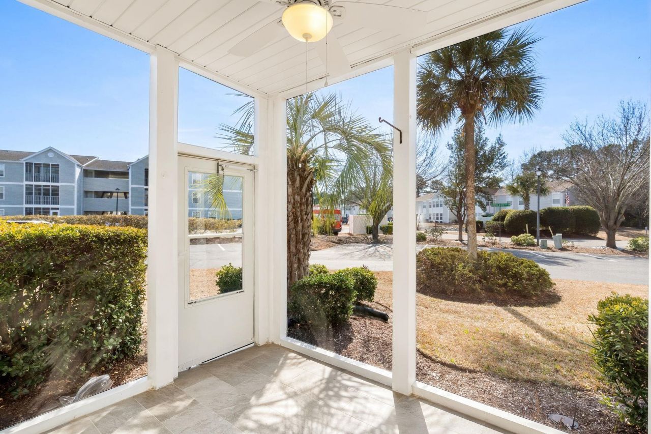 1990 Cross Gate Blvd. Photo 32