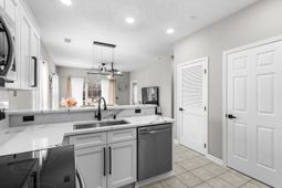 1990 Cross Gate Blvd. photo 4