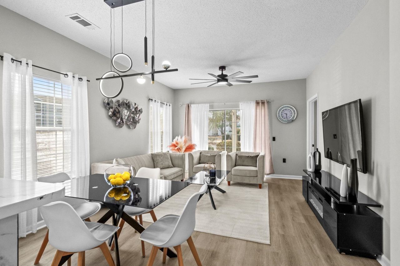 1990 Cross Gate Blvd. Photo 8