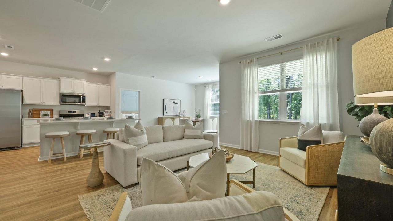 3951 Aberfeldy Lane Photo 6