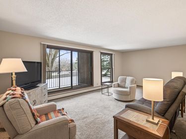 9500 Collegeview Road, Unit 112, Bloomington, MN 55437