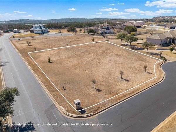 26601 Hunters Grove CT, Spicewood, TX 78669