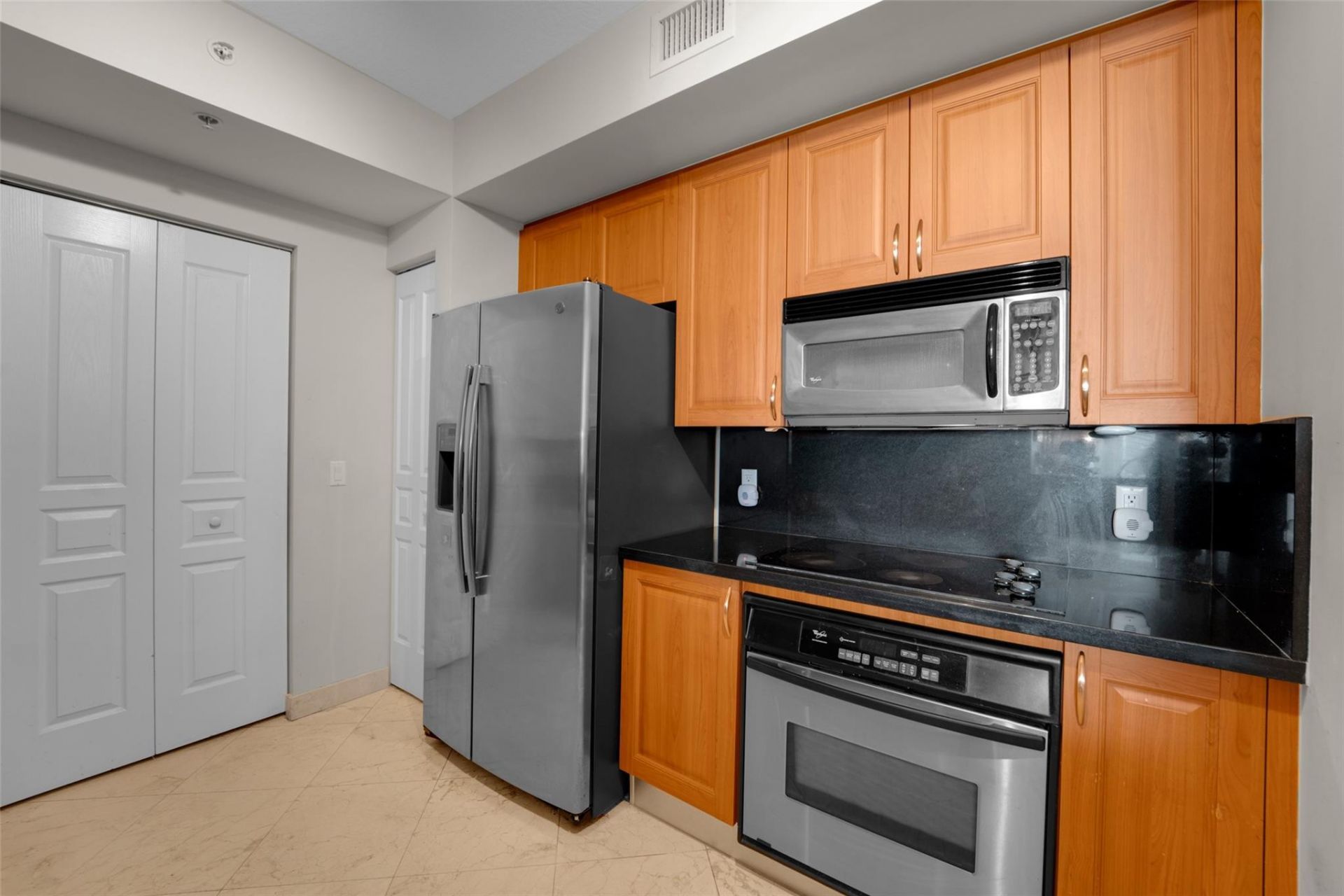 350 SE 2nd Street, Unit 850, Fort Lauderdale, FL 33301 Photo