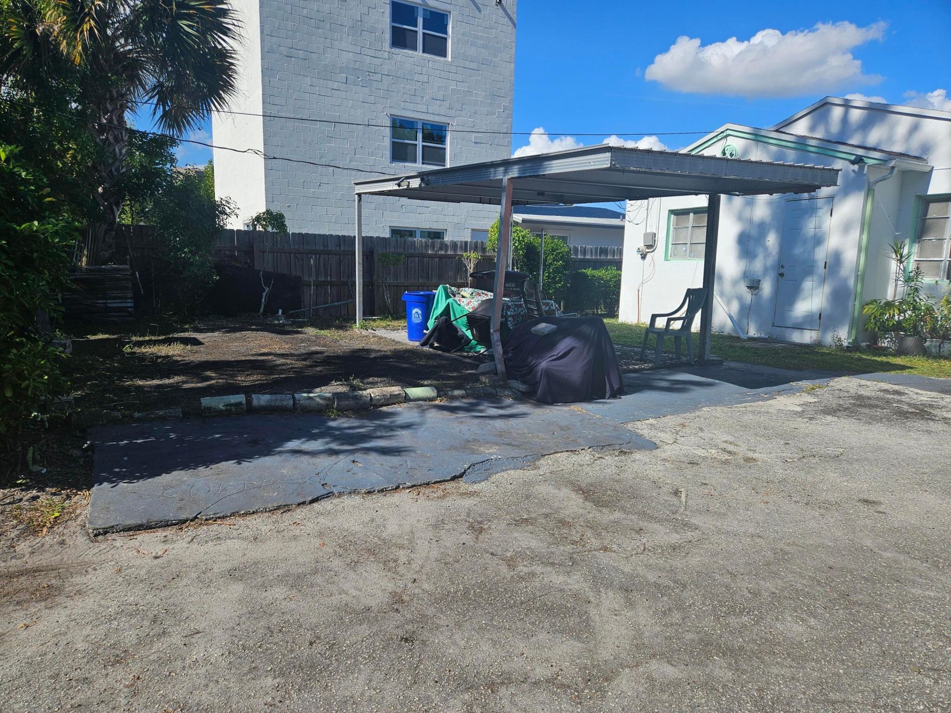 318 N Lakeside Court, West Palm Beach, FL 33407 Photo