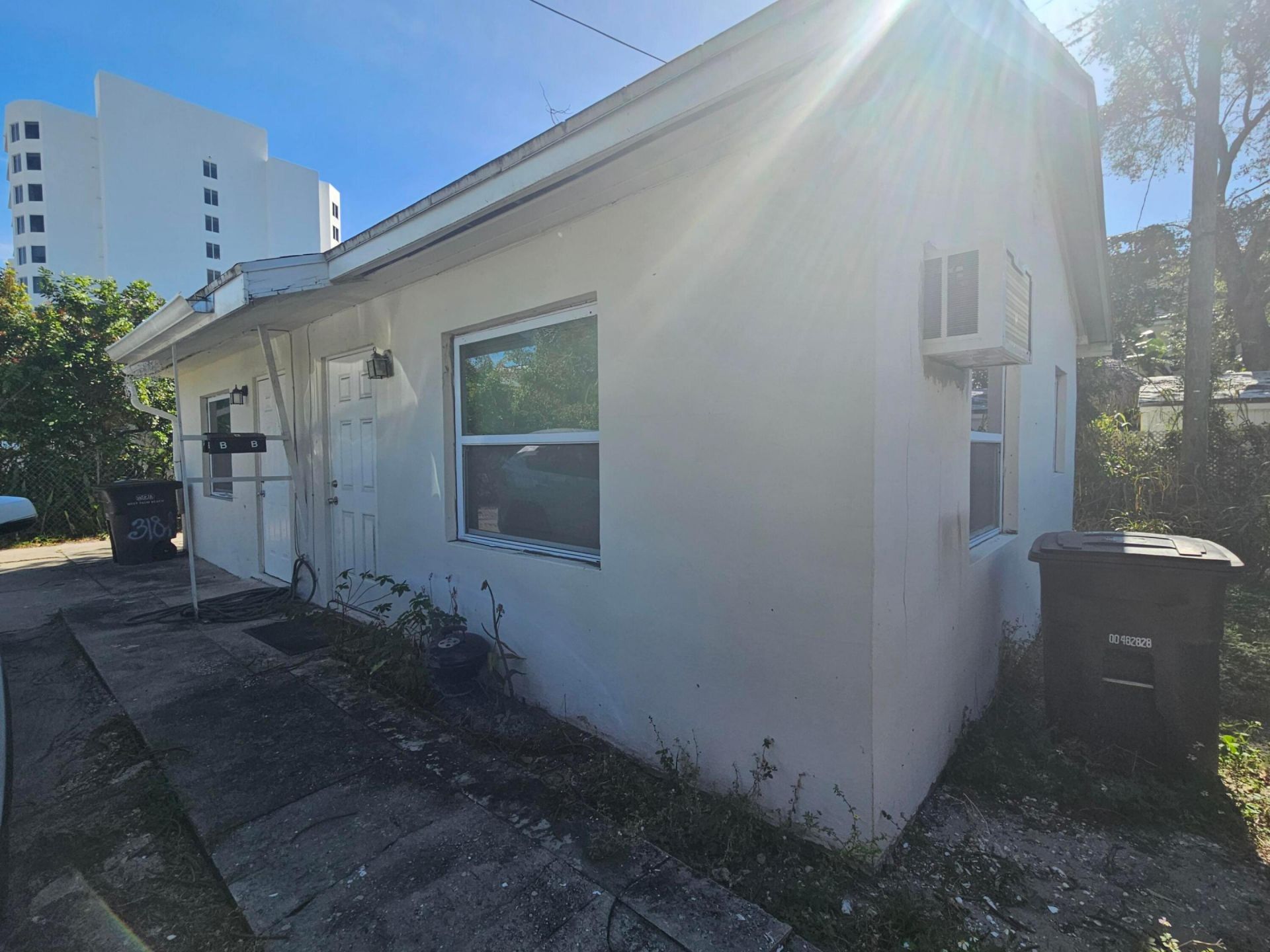 318 N Lakeside Court, West Palm Beach, FL 33407 Photo