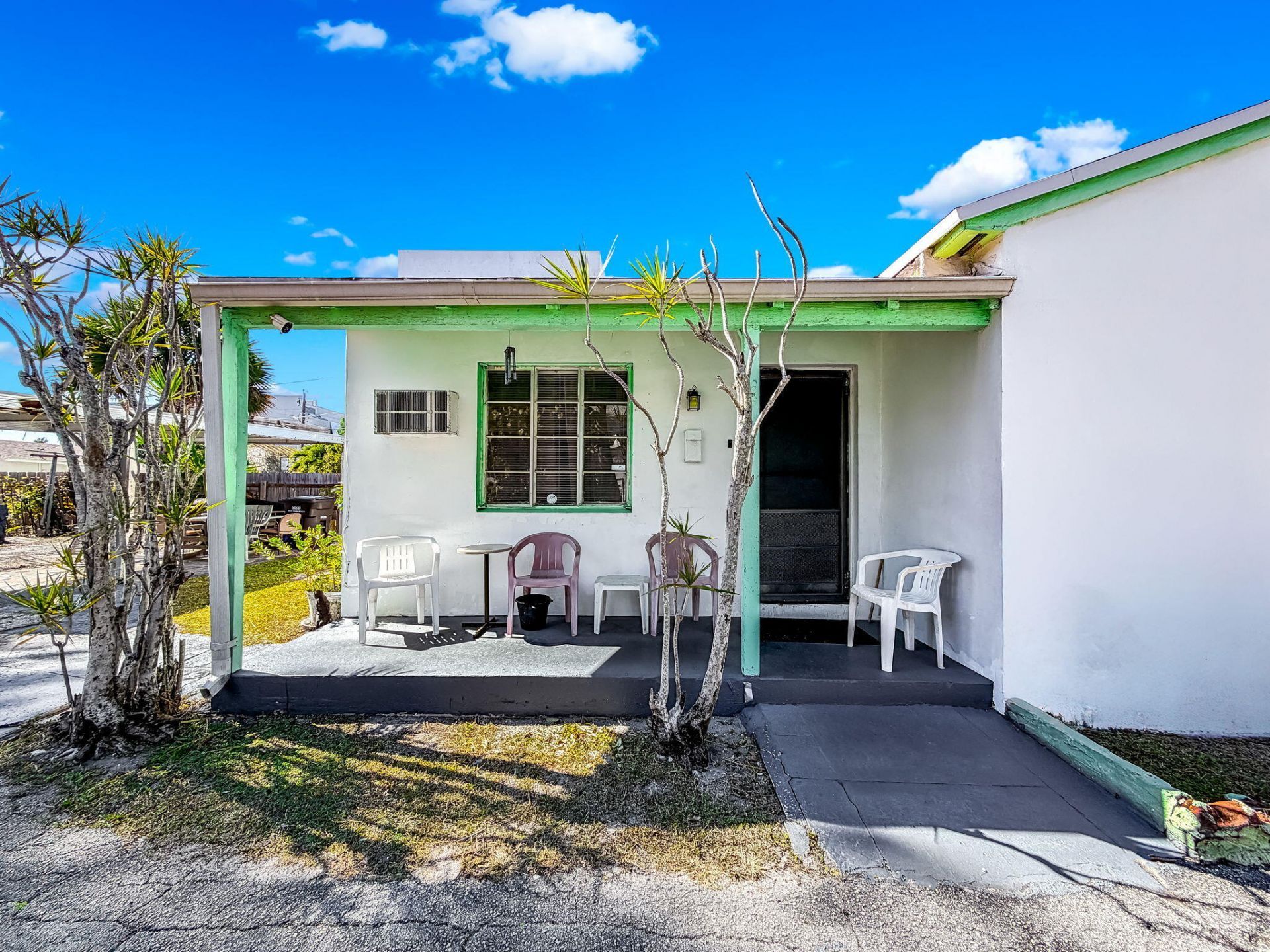 318 N Lakeside Court, West Palm Beach, FL 33407 Photo