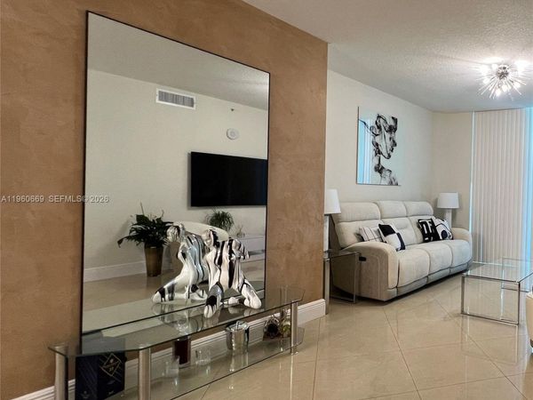 16699 Collins Ave, Unit 4204, Sunny Isles Beach, FL 33160