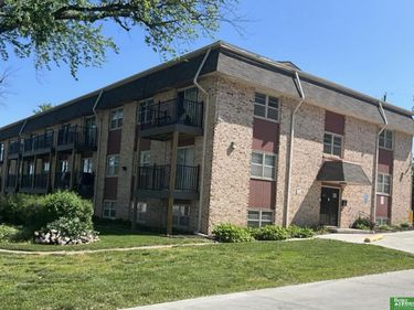 1367 S 76 Avenue, Omaha, NE 68124