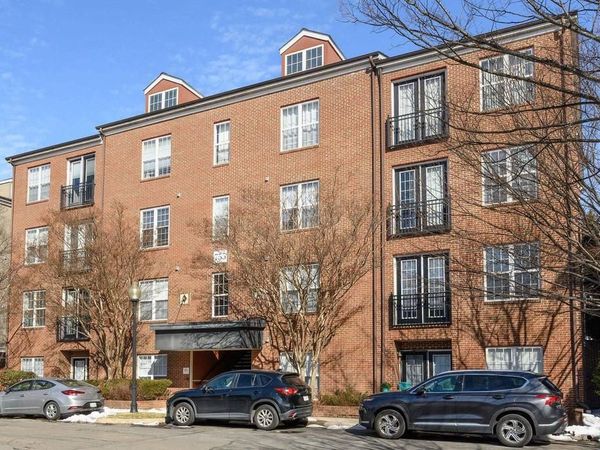 755 WALKER SQ, Unit 4B, CHARLOTTESVILLE, VA 22903