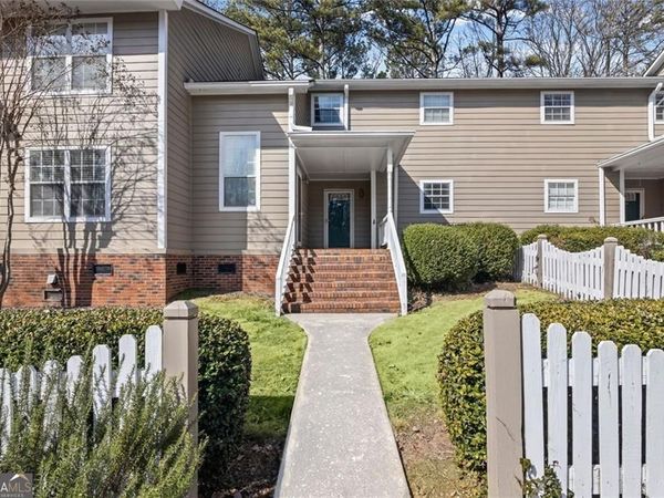 4494 Pineridge Circle, Atlanta, GA 30338