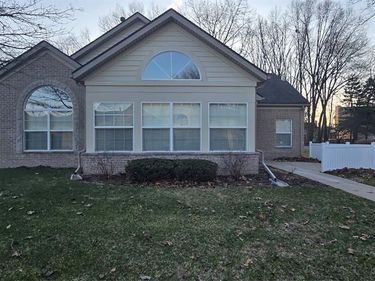 36218 Abbey Drive, Westland, MI 48185