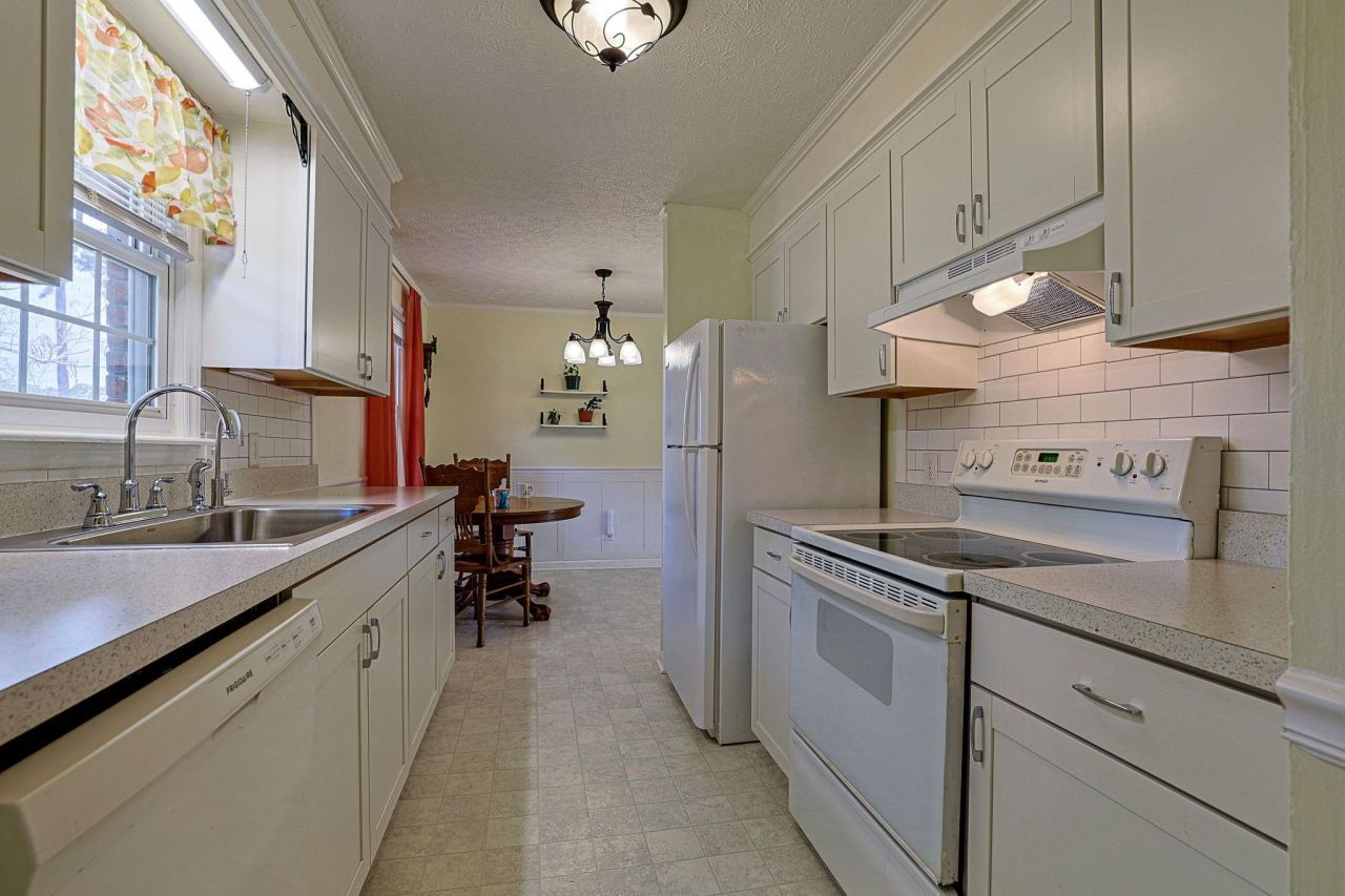 525 Sims Dr. Photo 10