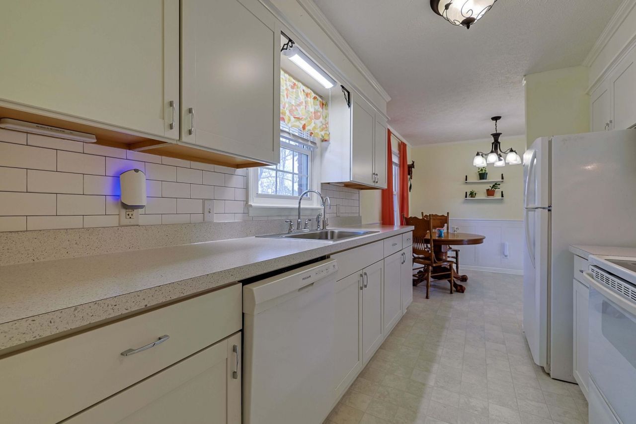 525 Sims Dr. Photo 11