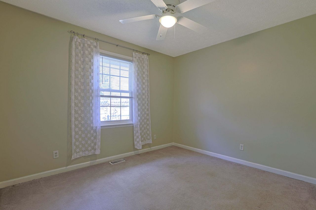 525 Sims Dr. Photo 23