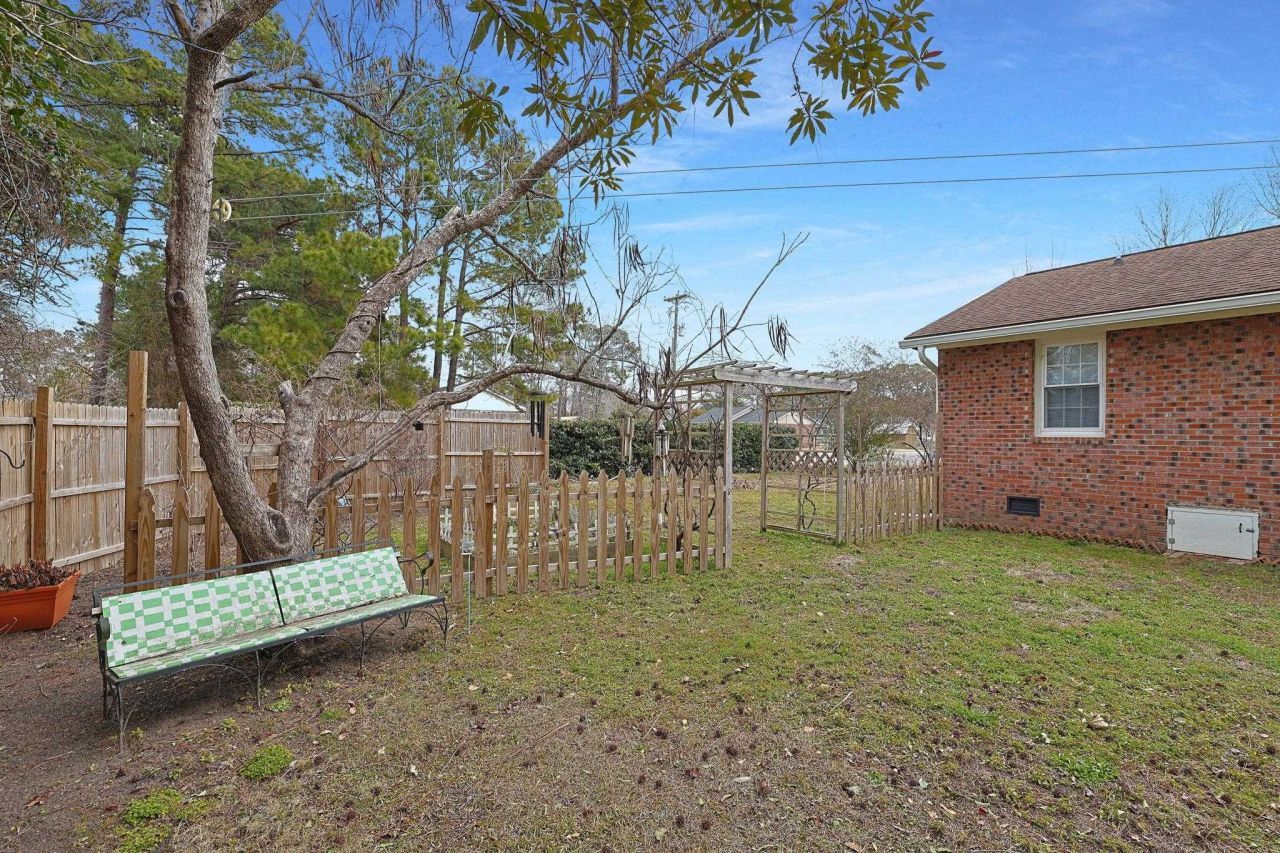 525 Sims Dr. Photo 33