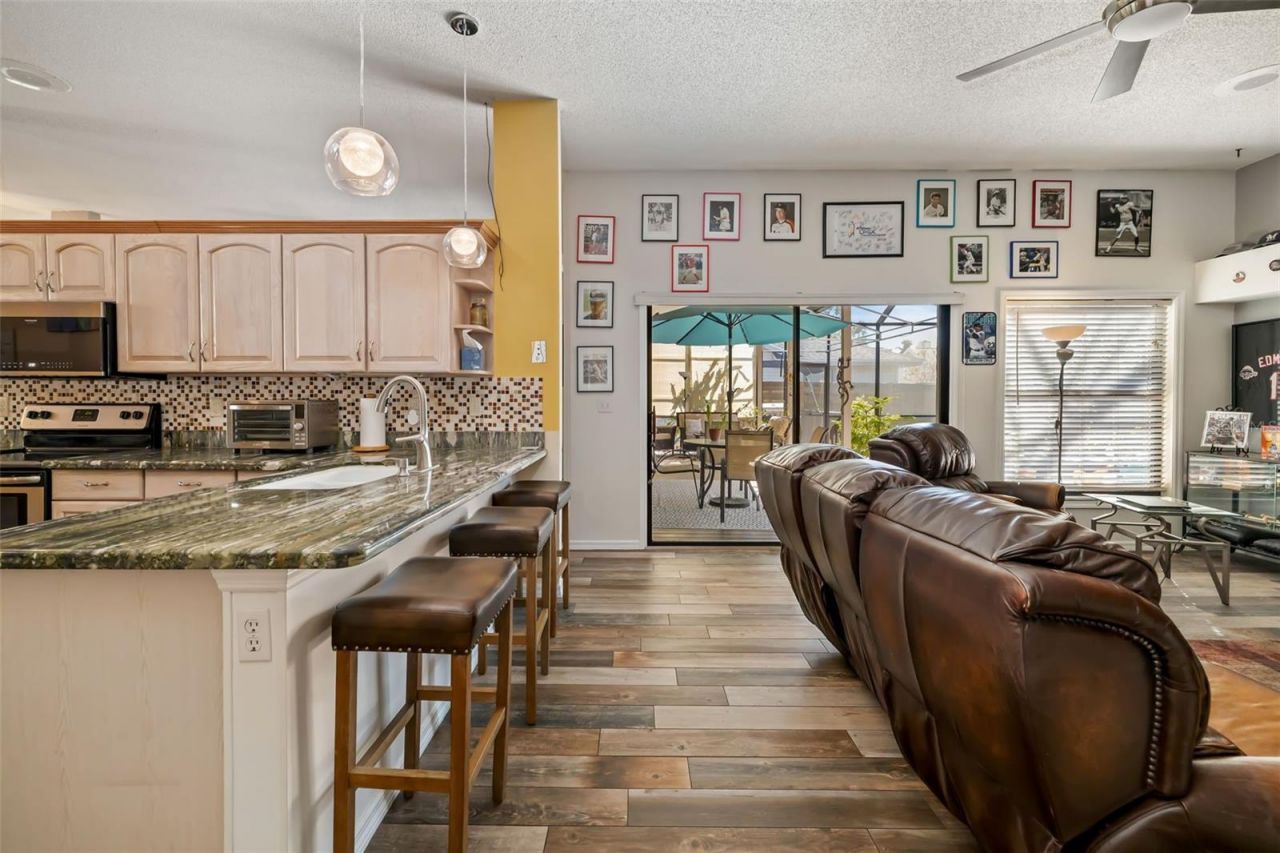 8072 Glenbrooke Lane, Sarasota, FL 34243 Photo