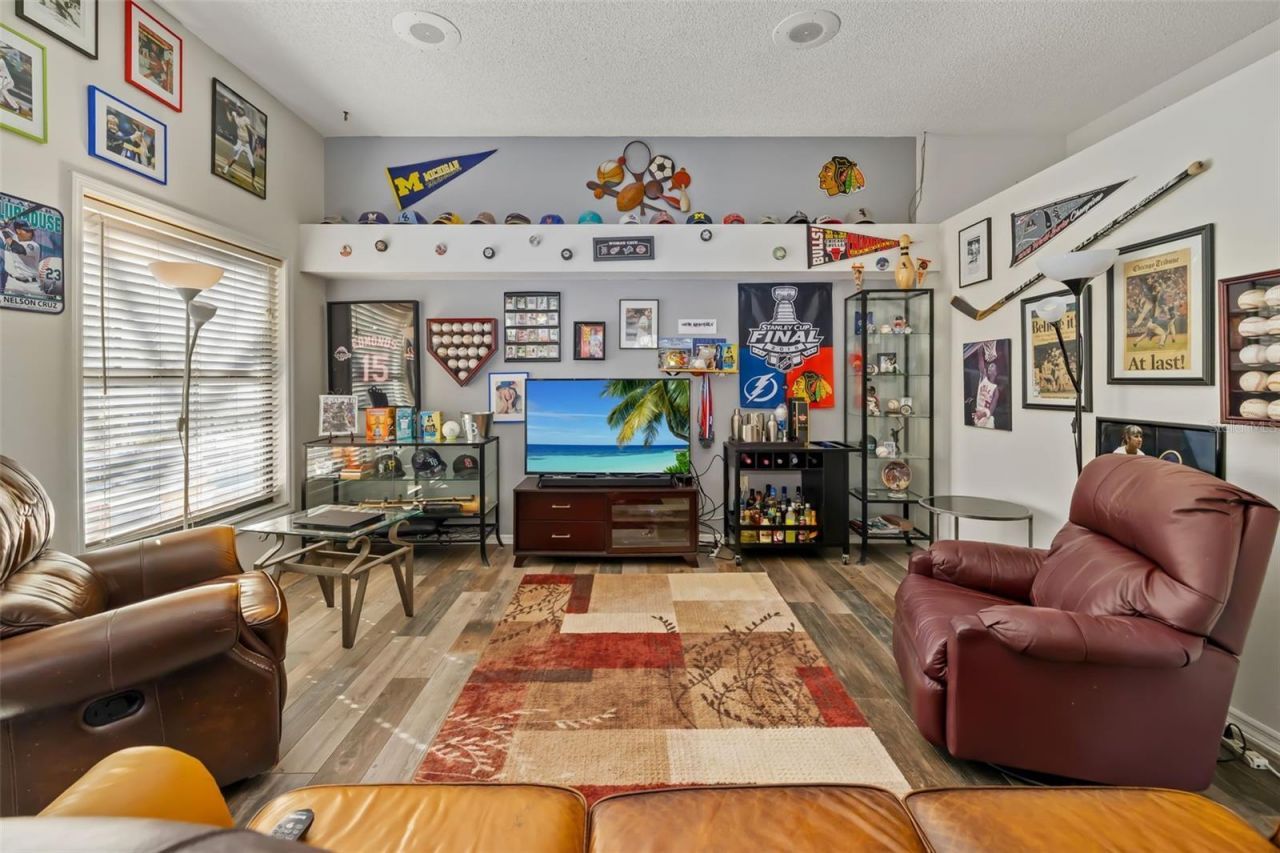 8072 Glenbrooke Lane, Sarasota, FL 34243 Photo