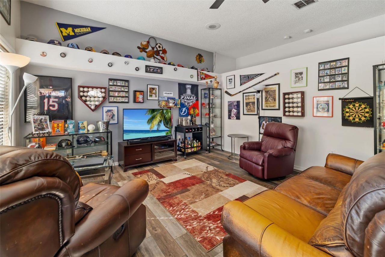 8072 Glenbrooke Lane, Sarasota, FL 34243 Photo