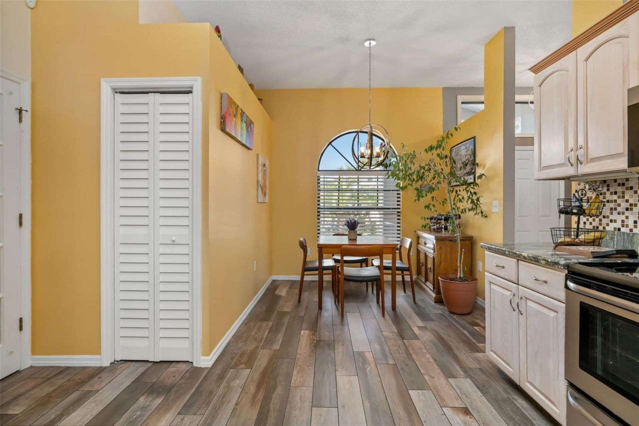 8072 Glenbrooke Lane, Sarasota, FL 34243 Photo